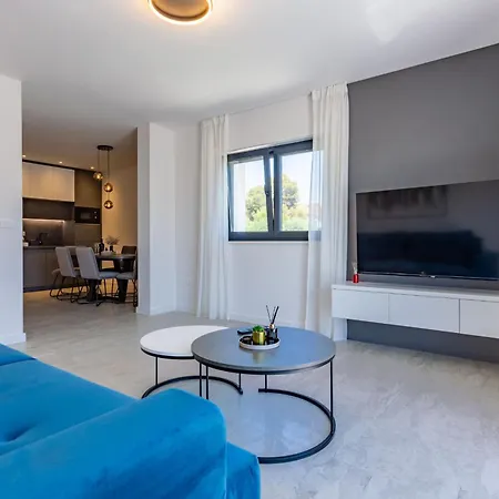 Апартаменты Casa Mia With Parking