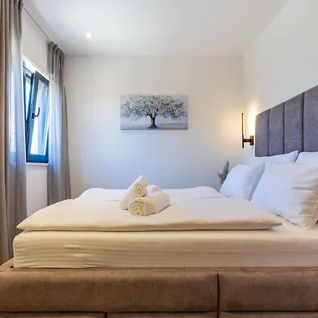 Casa Mia With Parking Apartment