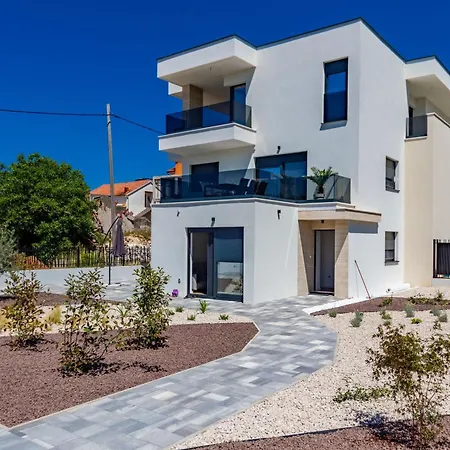 Casa Mia With Parking 아파트
