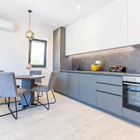 Casa Mia With Parking Apartment *