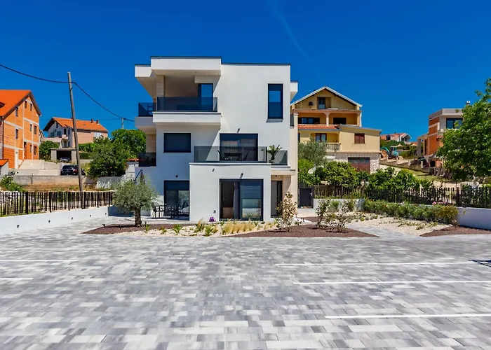Casa Mia With Parking شقة