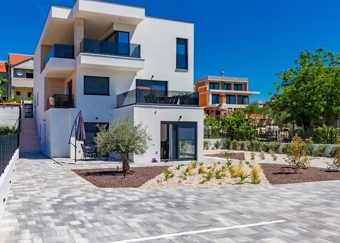 Casa Mia With Parking زادار
